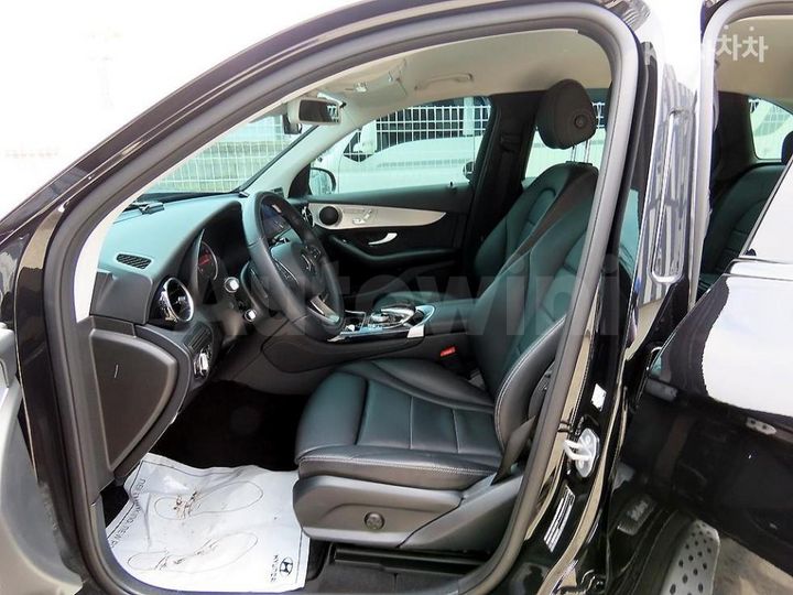 Mercedes Benz GLC Class 2019 — 5