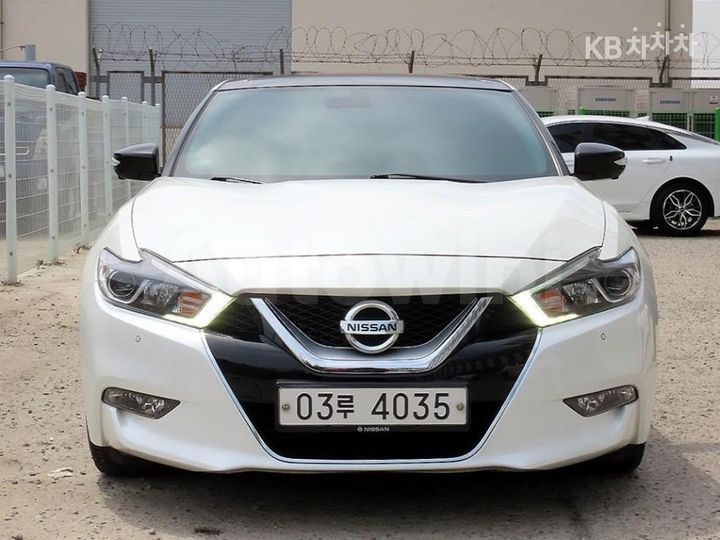 Nissan Maxima