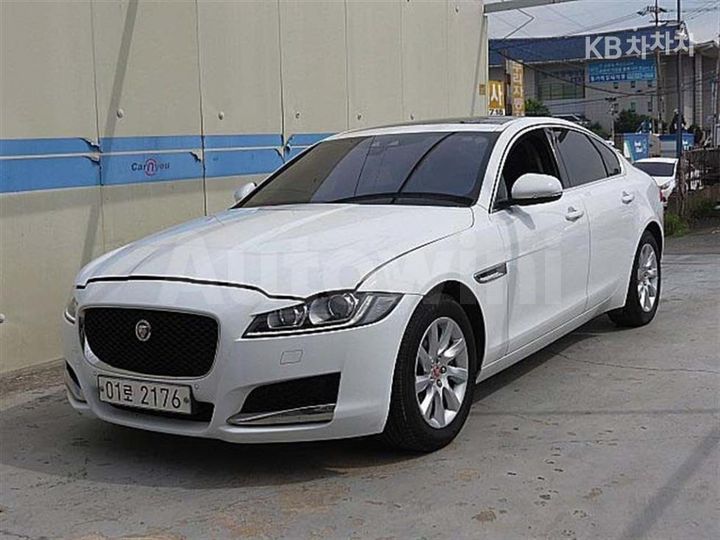 Jaguar XF 2017 — 2