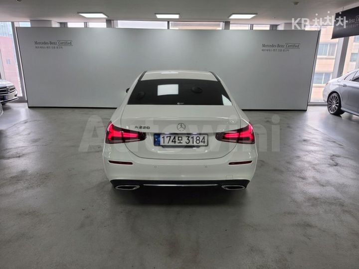 Mercedes Benz A Class 2023 — 3
