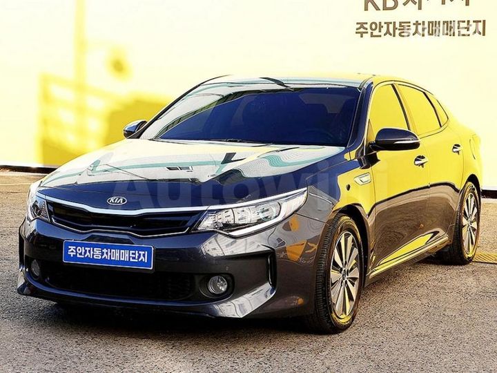 Kia K5 2017 — 2
