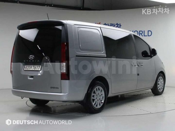 Hyundai Staria 2022 — 2