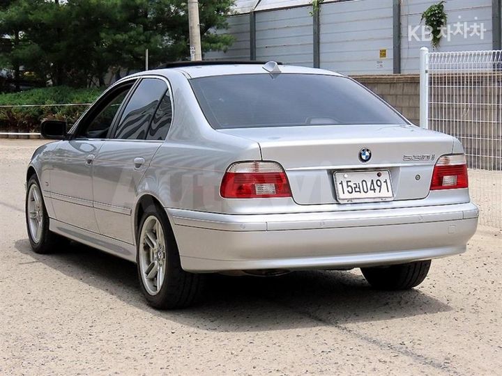 BMW 5 Series 2002 — 3