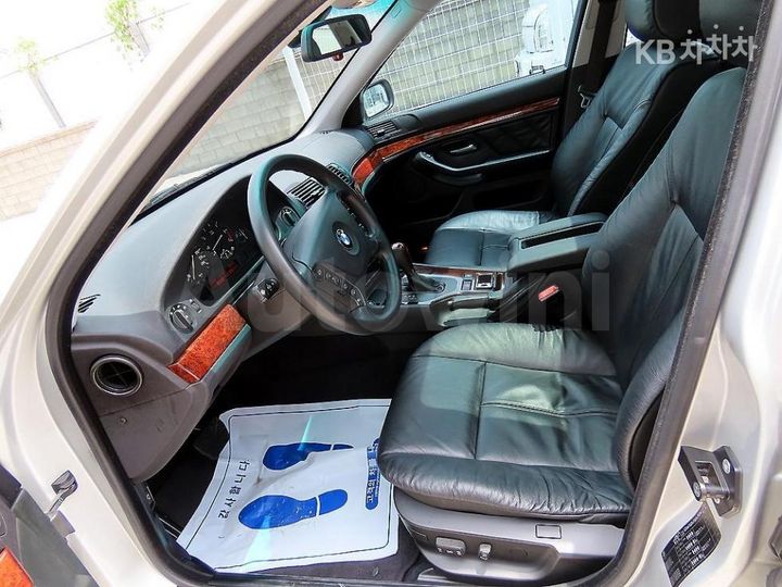BMW 5 Series 2002 — 5