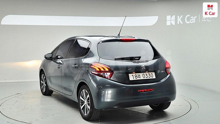 Peugeot 208