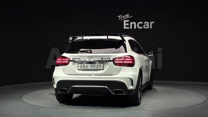 Mercedes Benz GLA Class 2018 — 4