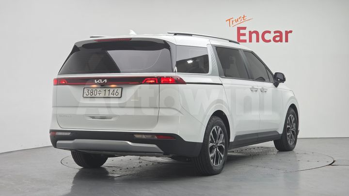 Kia Carnival 2023 — 2