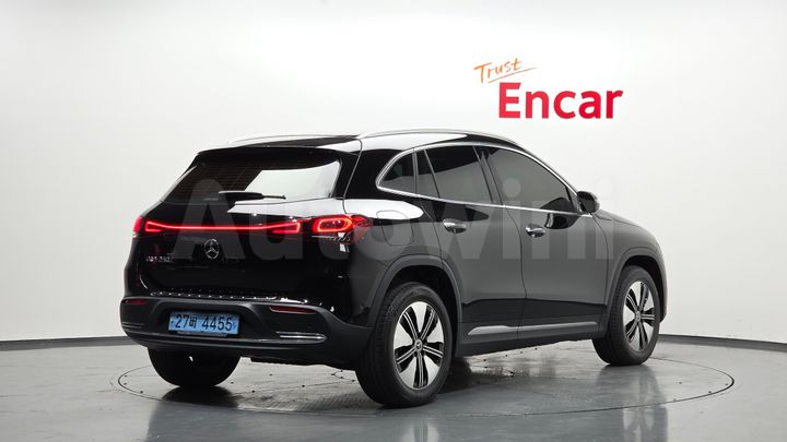 Mercedes Benz EQA