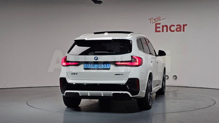BMW iX1 2024 — 3
