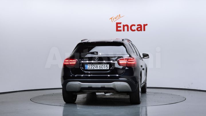 Mercedes Benz GLA Class 2019 — 4