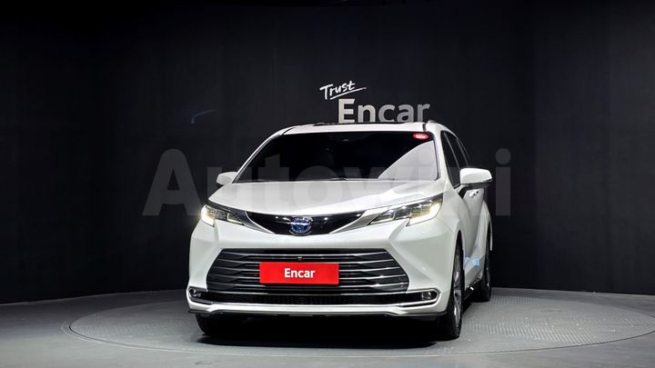 Toyota Sienna 2024 — 3