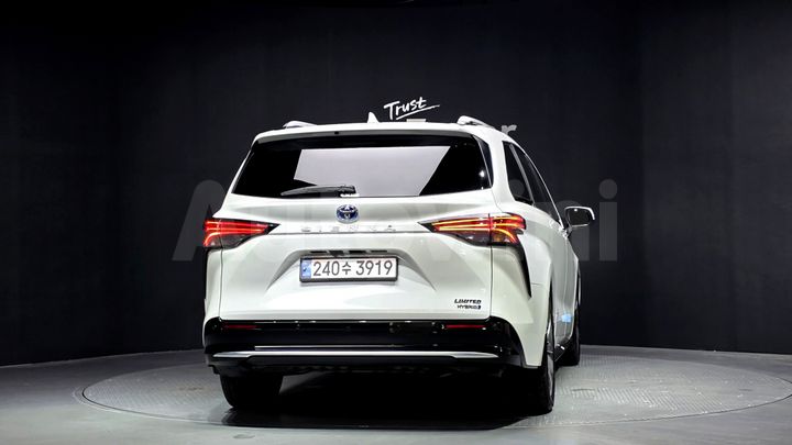Toyota Sienna 2024 — 4