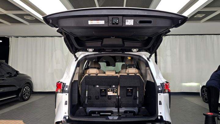 Toyota Sienna 2024 — 5