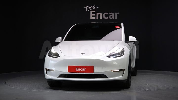 Tesla Model Y 2021 — 3
