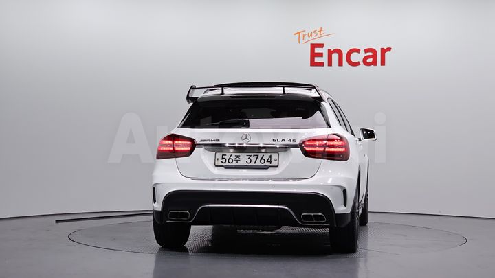 Mercedes Benz GLA Class 2019 — 4