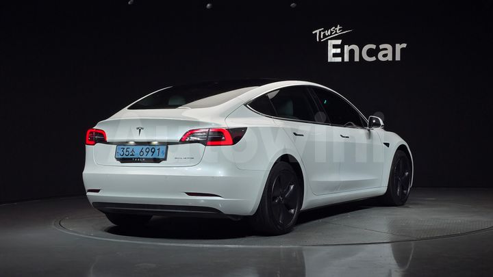 Tesla Model 3 2020 — 2