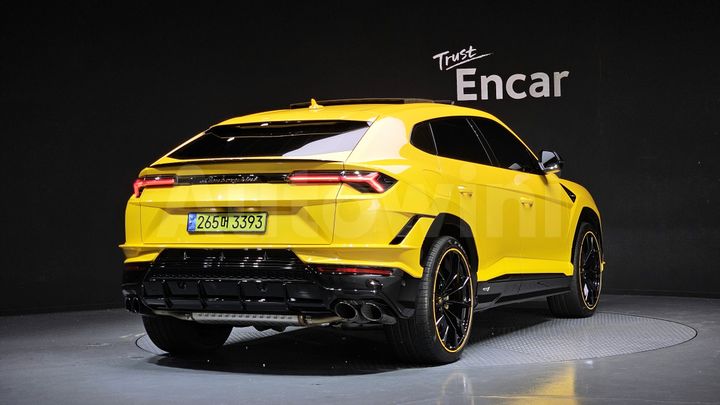 Lamborghini Urus 2024 — 2