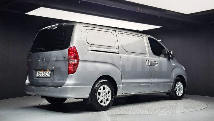 Hyundai Starex 2014 — 2
