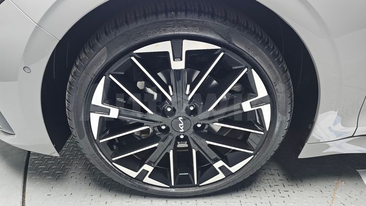 Kia K5 2025 — 5