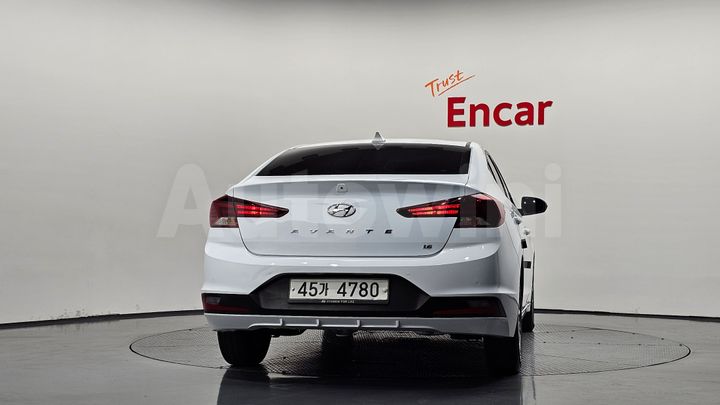Hyundai Avante 2019 — 3