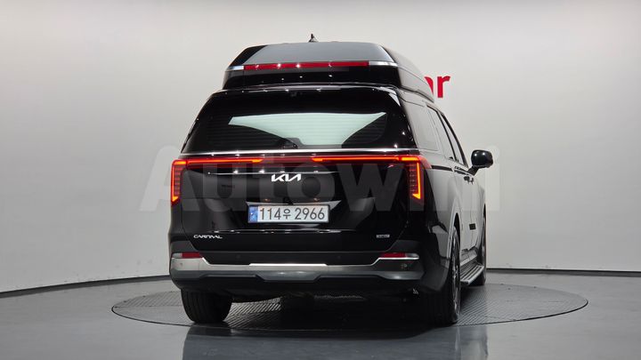 Kia Carnival 2025 — 4