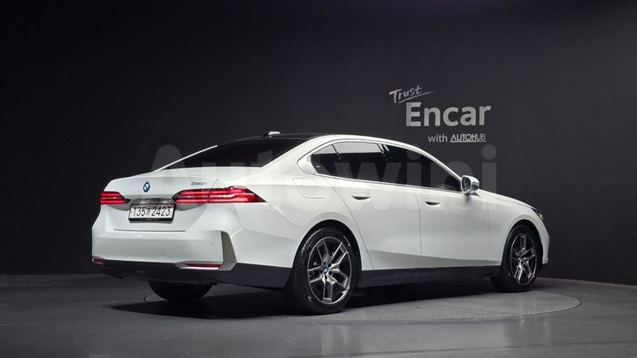 BMW 5 Series 2024 — 2
