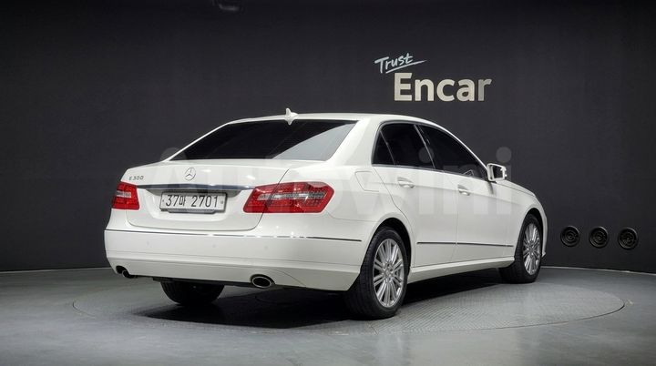 Mercedes Benz E Class 2011 — 2