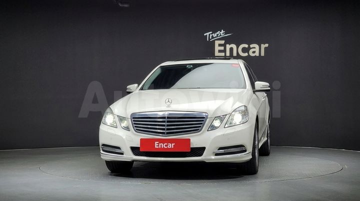 Mercedes Benz E Class 2011 — 3