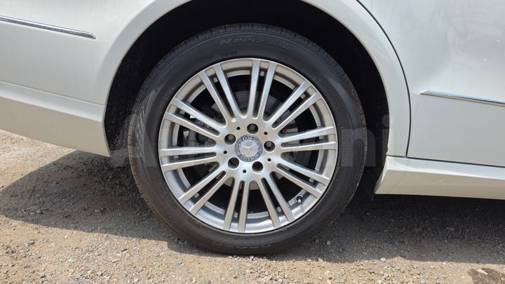 Mercedes Benz E Class 2011 — 5