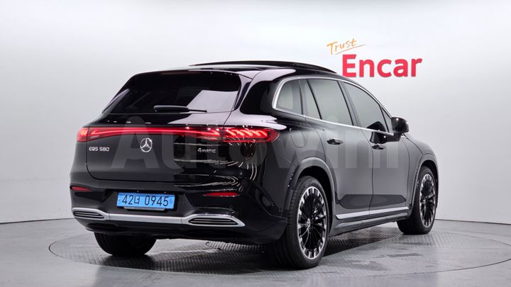Mercedes Benz EQS