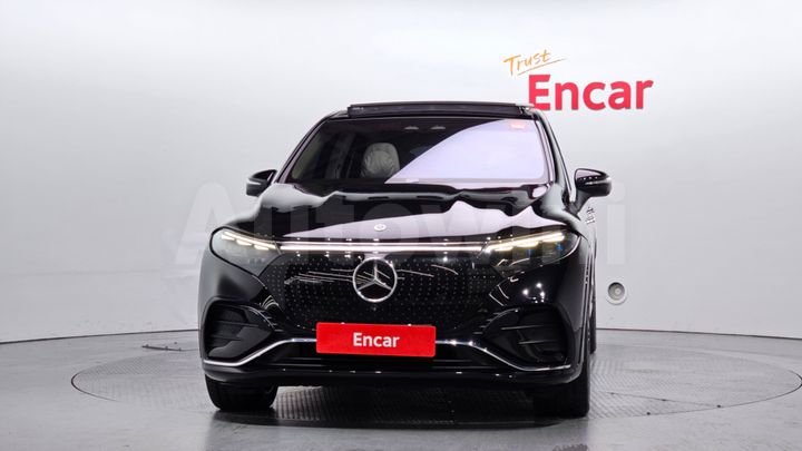 Mercedes Benz EQS 2023 — 3
