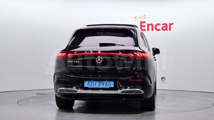 Mercedes Benz EQS 2023 — 4