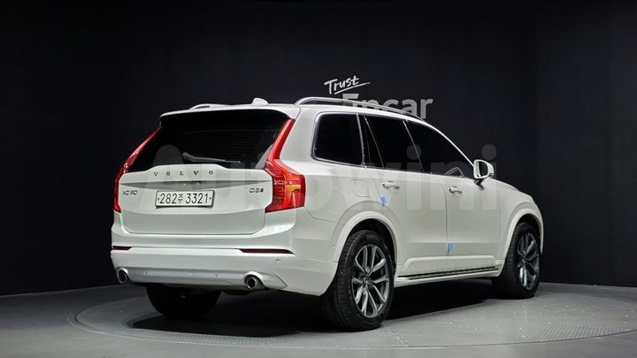 Volvo XC90 2017 — 2
