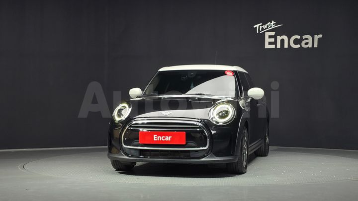 Mini Cooper 2023 — 3