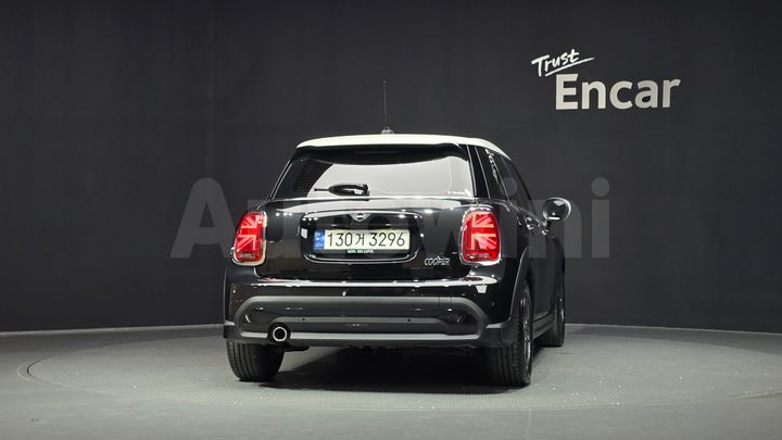 Mini Cooper 2023 — 4