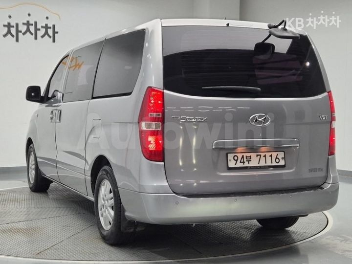 Hyundai Starex 2018 — 2