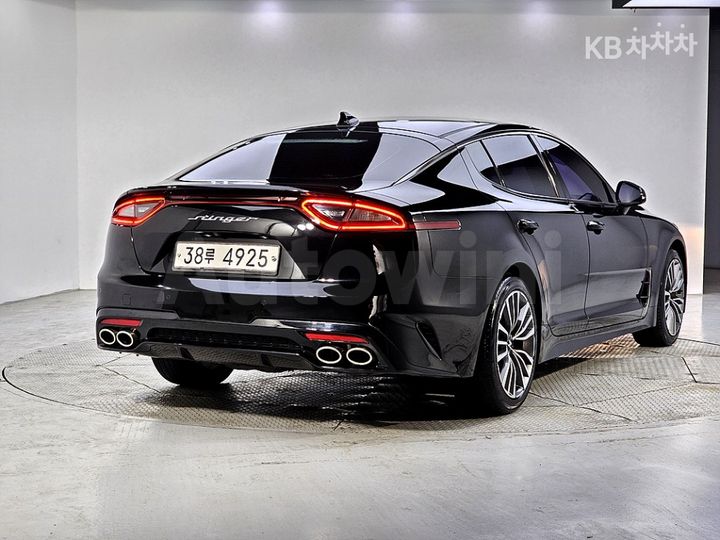 Kia Stinger 2018 — 4