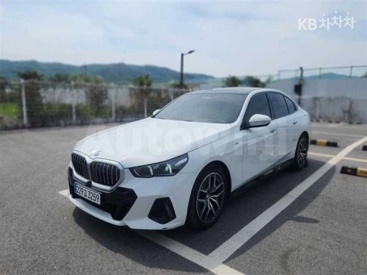 BMW 5 Series 2024 — 2