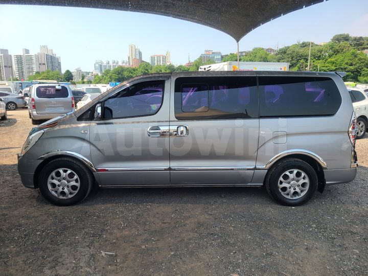 Hyundai Starex 2012 — 2