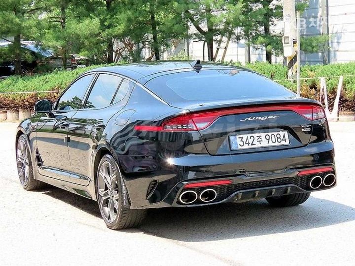 Kia Stinger 2018 KNAE351ABJS019460 — 3