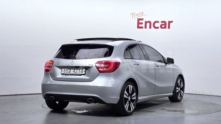 Mercedes Benz A Class 2015 — 2