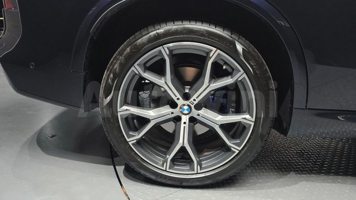 BMW X5 2026 — 5