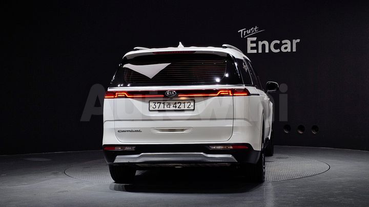 Kia Carnival 2021 — 4