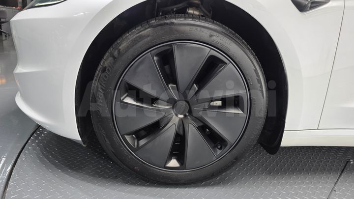 Tesla Model 3 2024 — 4