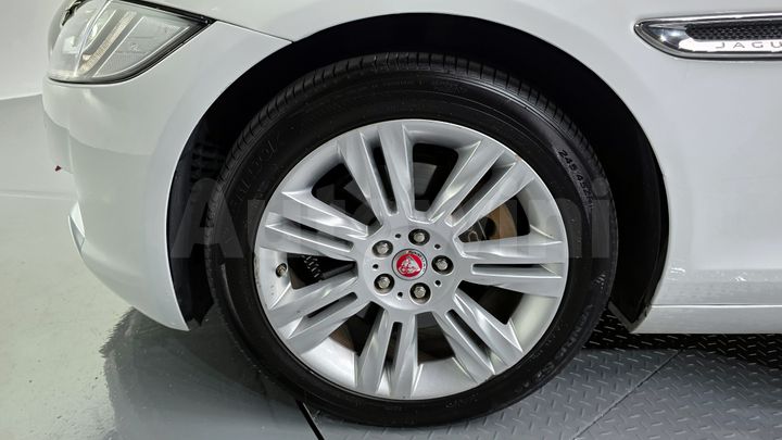 Jaguar XF 2018 — 5