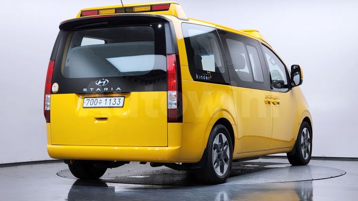 Hyundai Staria 2023 — 2