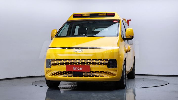Hyundai Staria 2023 — 3