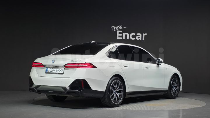 BMW 5 Series 2025 — 2