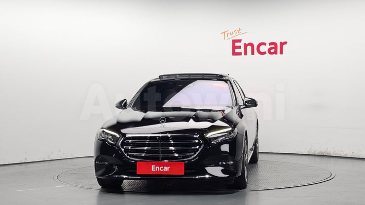Mercedes Benz E Class 2024 — 2