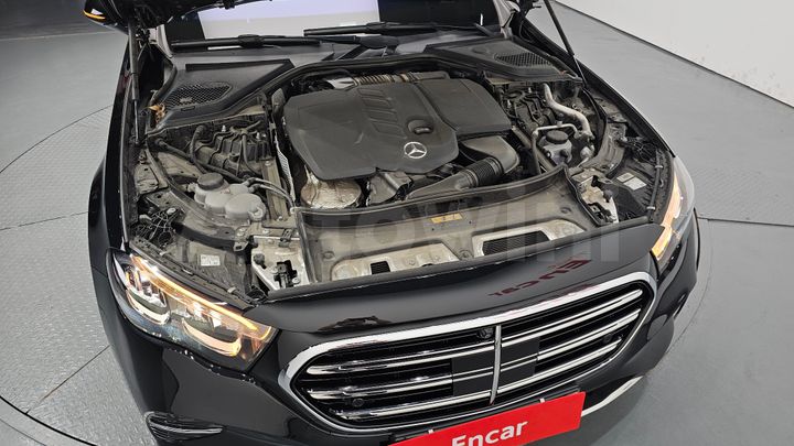 Mercedes Benz E Class 2024 — 5